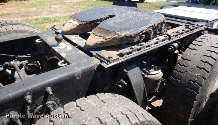 image for item DM1424 2005 Sterling AT9500  semi truck