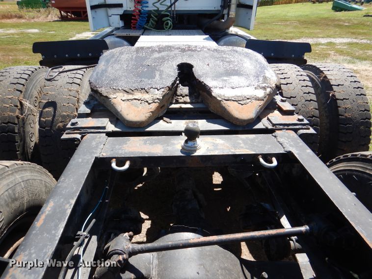 image for item DM1424 2005 Sterling AT9500  semi truck