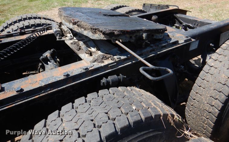 image for item DM1424 2005 Sterling AT9500  semi truck