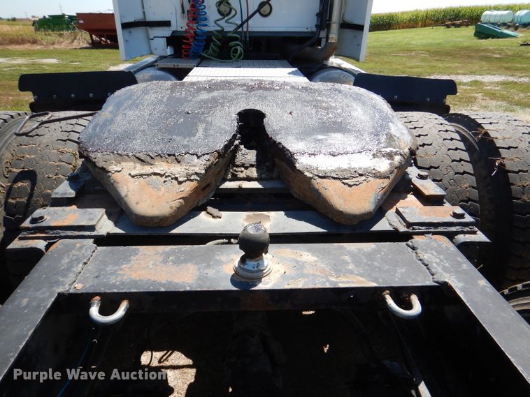 image for item DM1424 2005 Sterling AT9500  semi truck