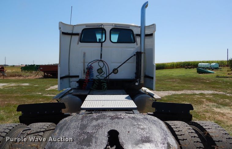 image for item DM1424 2005 Sterling AT9500  semi truck