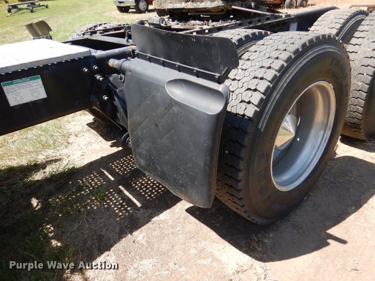 image for item DM1424 2005 Sterling AT9500  semi truck