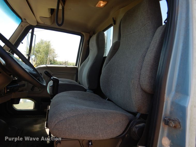 image for item DM1424 2005 Sterling AT9500  semi truck