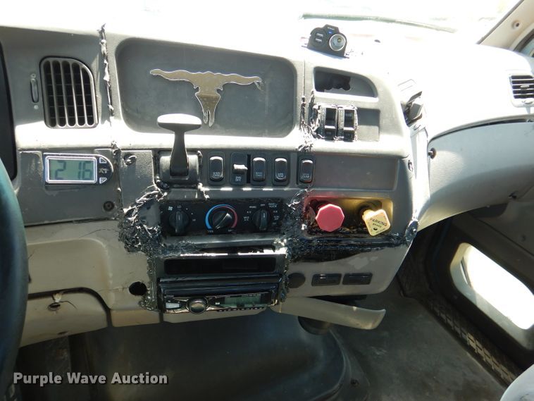 image for item DM1424 2005 Sterling AT9500  semi truck