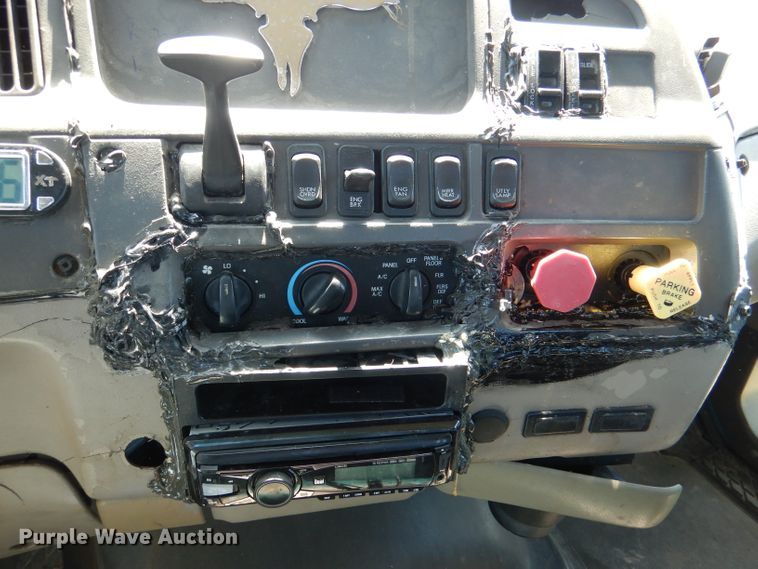 image for item DM1424 2005 Sterling AT9500  semi truck