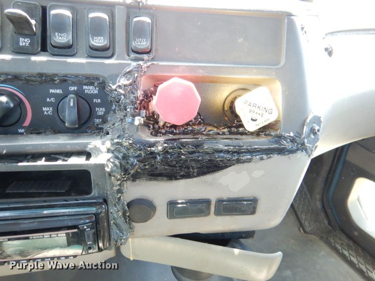 image for item DM1424 2005 Sterling AT9500  semi truck