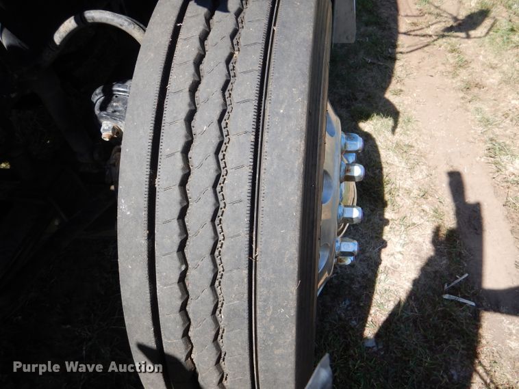 image for item DM1424 2005 Sterling AT9500  semi truck