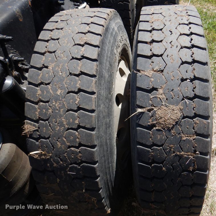 image for item DM1424 2005 Sterling AT9500  semi truck