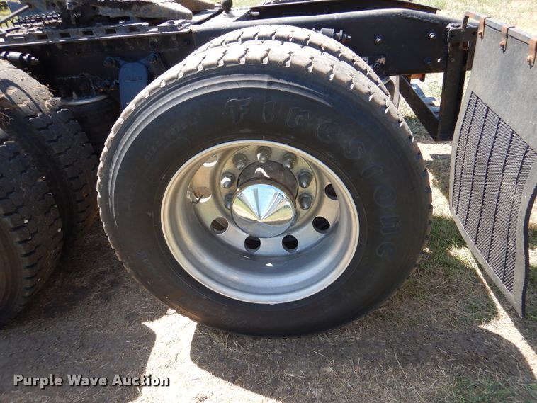 image for item DM1424 2005 Sterling AT9500  semi truck