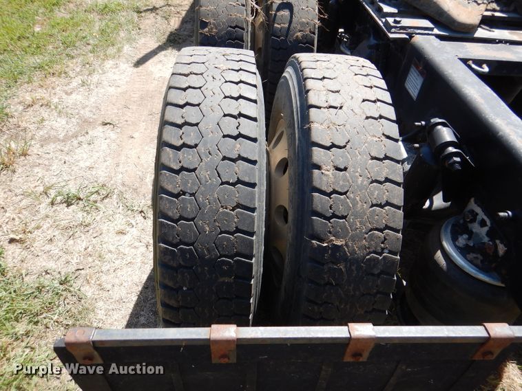 image for item DM1424 2005 Sterling AT9500  semi truck