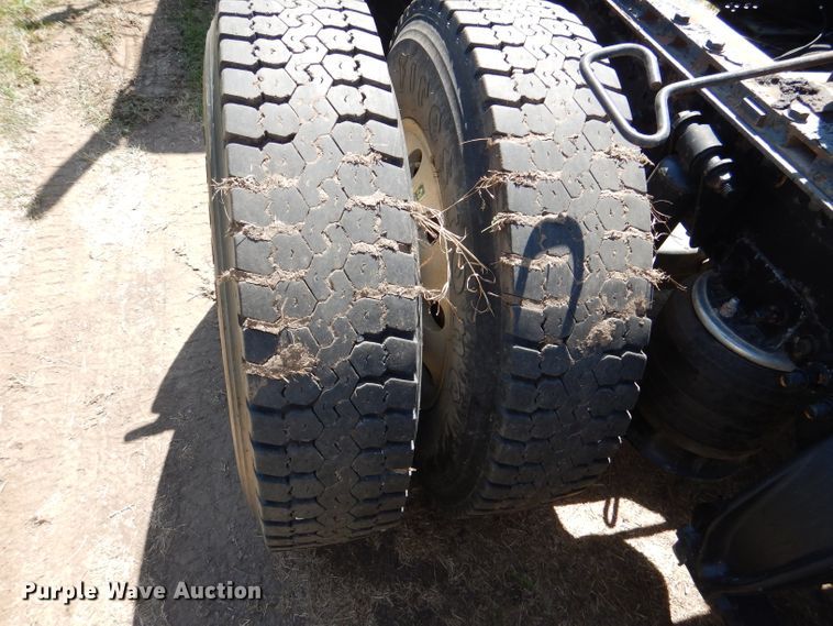 image for item DM1424 2005 Sterling AT9500  semi truck