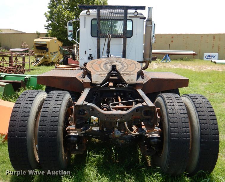 image for item DM3876 2005 Mack CV  semi truck