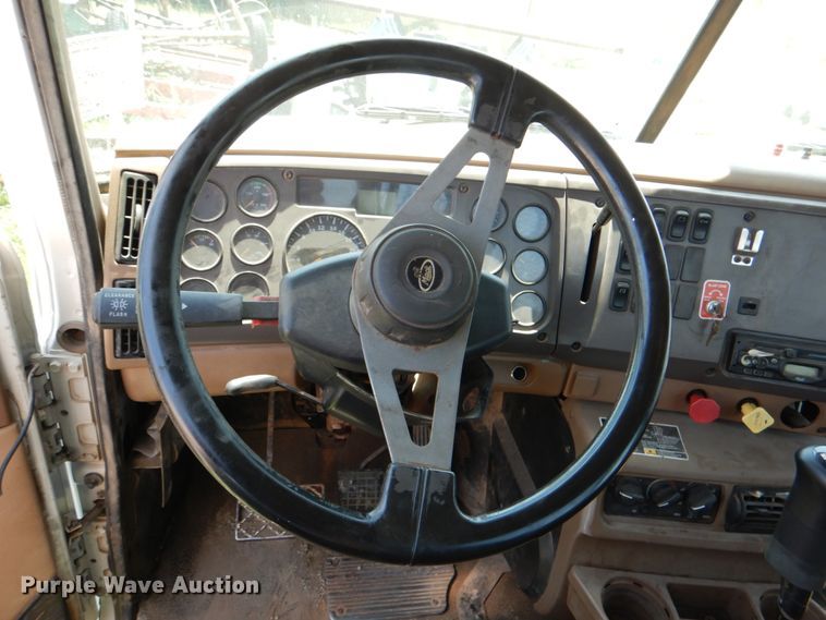 image for item DM3876 2005 Mack CV  semi truck