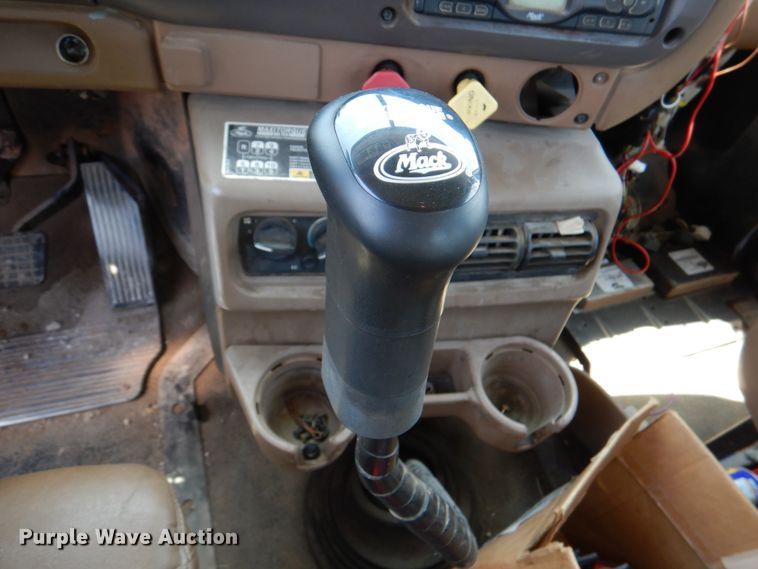 image for item DM3876 2005 Mack CV  semi truck