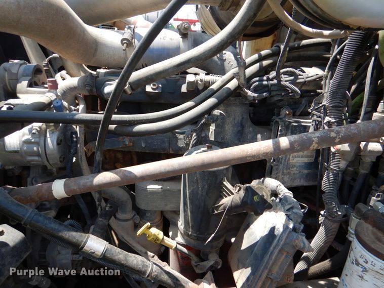 image for item DM3876 2005 Mack CV  semi truck