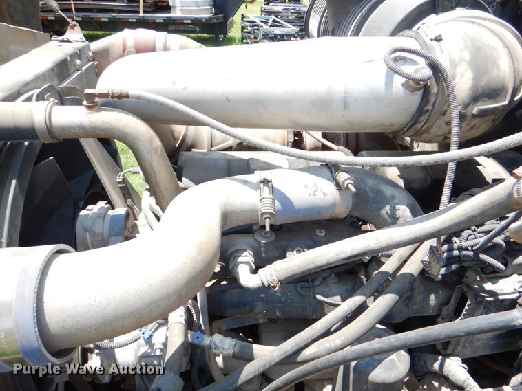 image for item DM3876 2005 Mack CV  semi truck