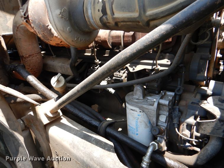 image for item DM3876 2005 Mack CV  semi truck