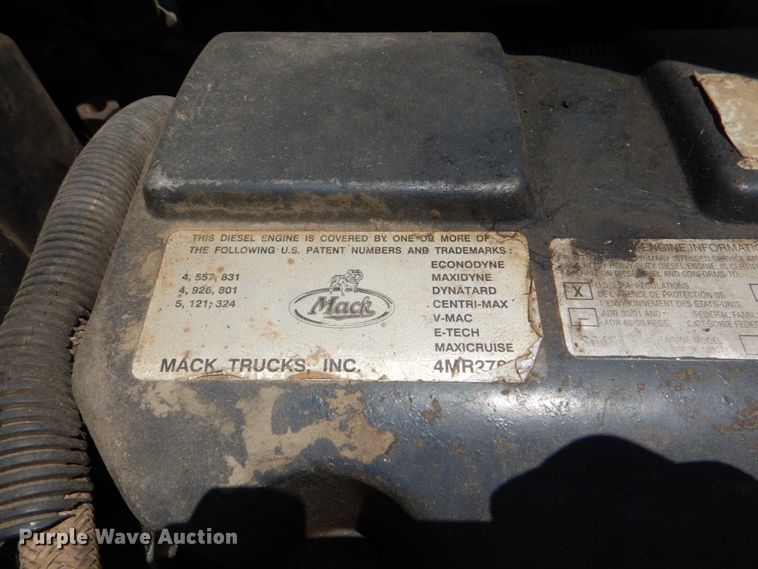 image for item DM3876 2005 Mack CV  semi truck