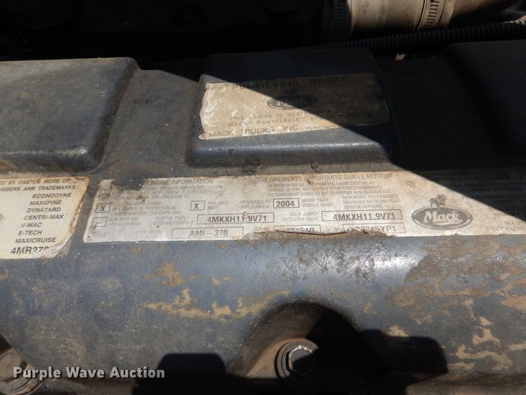 image for item DM3876 2005 Mack CV  semi truck