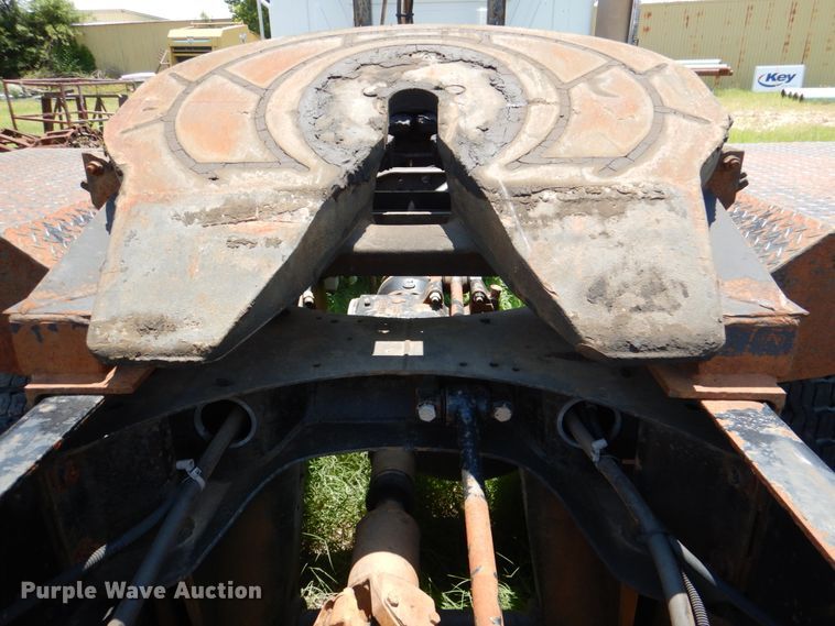 image for item DM3876 2005 Mack CV  semi truck