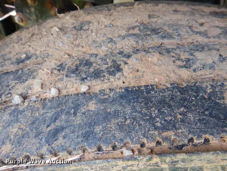 image for item DM3876 2005 Mack CV  semi truck