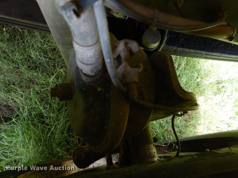 image for item DM3876 2005 Mack CV  semi truck