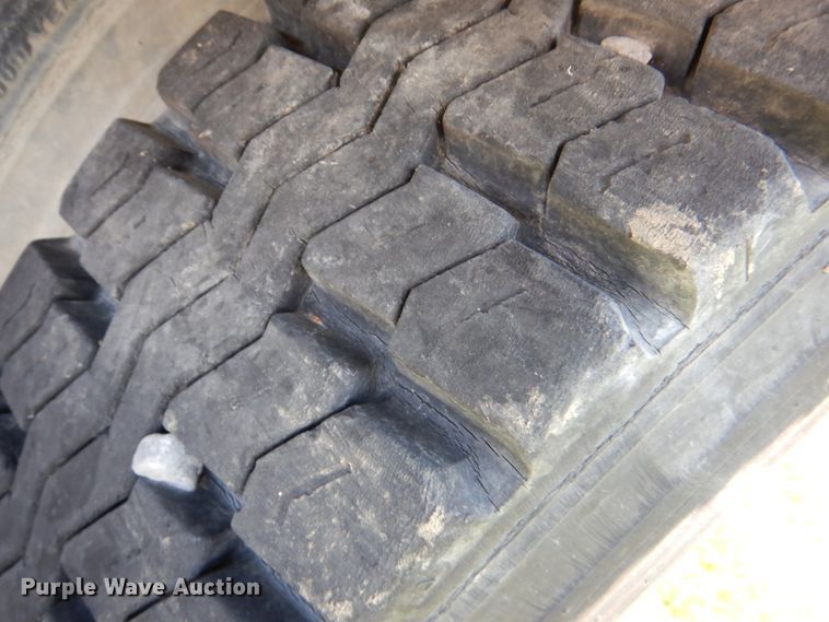 image for item DM3876 2005 Mack CV  semi truck