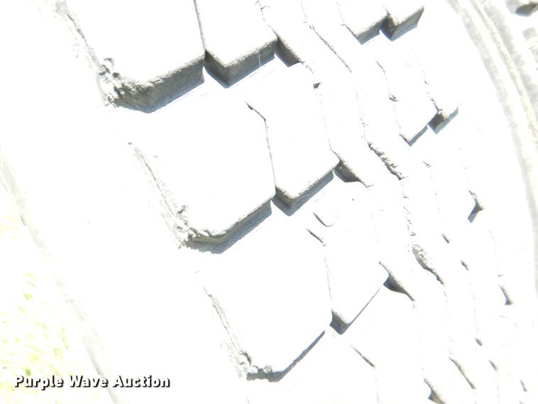 image for item DM3876 2005 Mack CV  semi truck