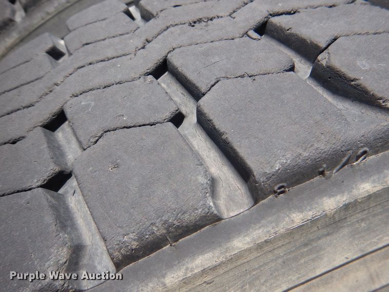 image for item DM3876 2005 Mack CV  semi truck