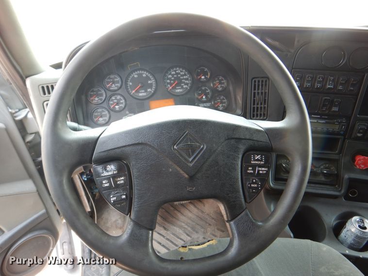 image for item DM3942 2013 International ProStar  truck tractor