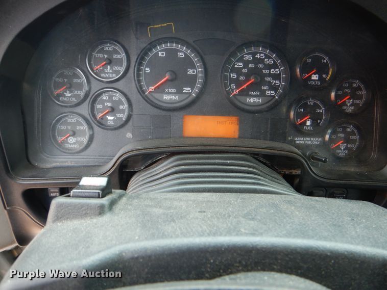 image for item DM3942 2013 International ProStar  truck tractor