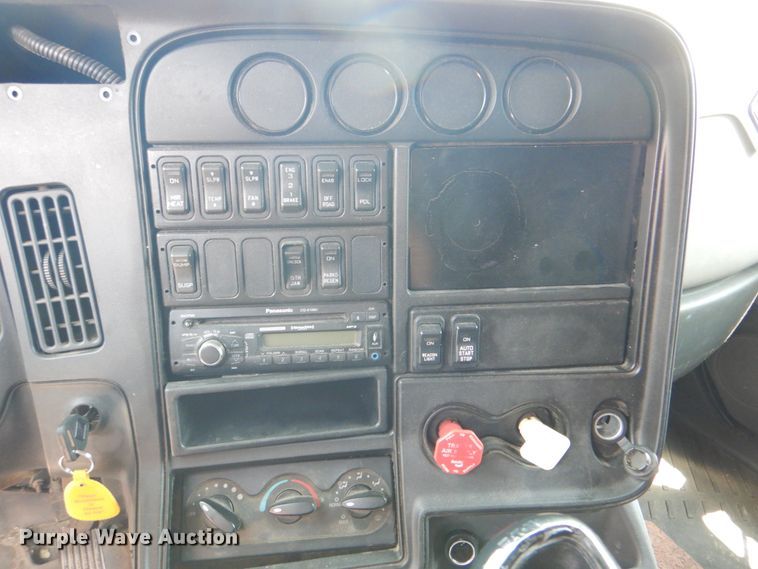 image for item DM3942 2013 International ProStar  truck tractor