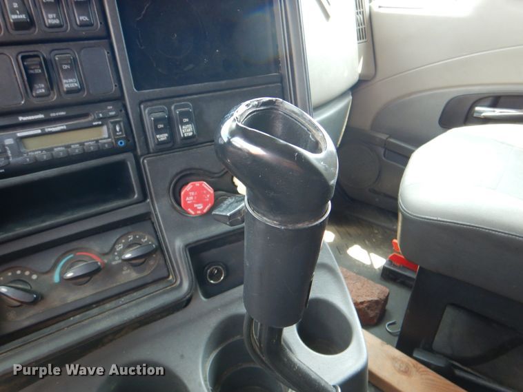 image for item DM3942 2013 International ProStar  truck tractor