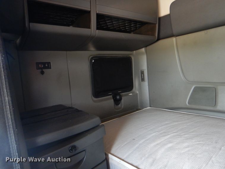 image for item DM3942 2013 International ProStar  truck tractor