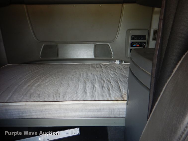 image for item DM3942 2013 International ProStar  truck tractor