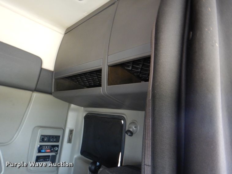 image for item DM3942 2013 International ProStar  truck tractor