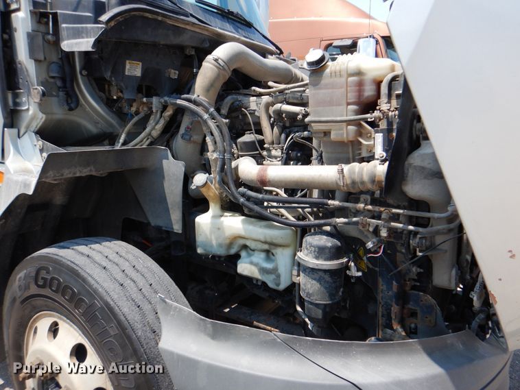 image for item DM3942 2013 International ProStar  truck tractor