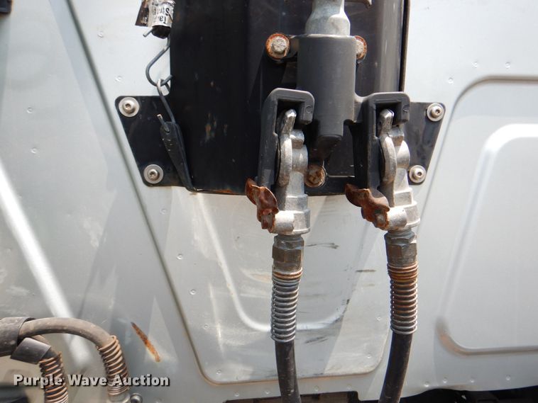 image for item DM3942 2013 International ProStar  truck tractor