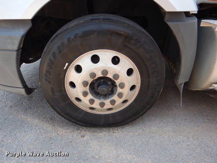 image for item DM3942 2013 International ProStar  truck tractor