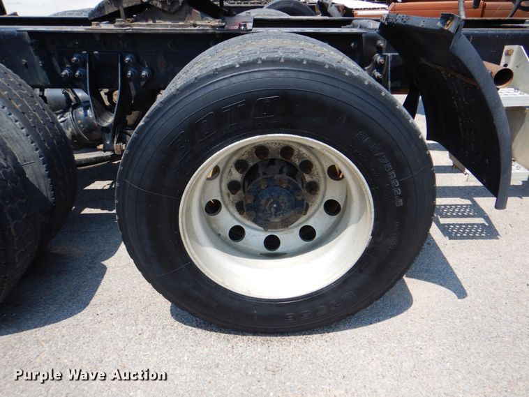 image for item DM3942 2013 International ProStar  truck tractor