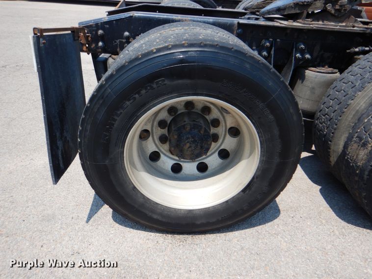 image for item DM3942 2013 International ProStar  truck tractor