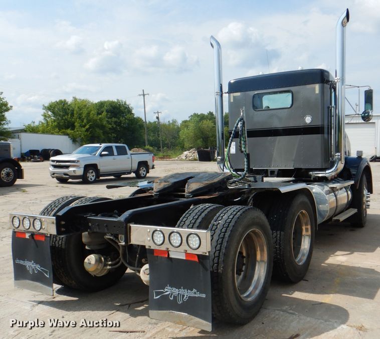 image for item DM3959 1999 Kenworth T800  semi truck