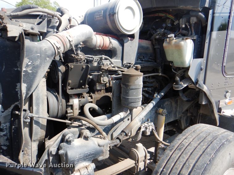 image for item DM3959 1999 Kenworth T800  semi truck