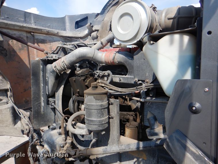 image for item DM3959 1999 Kenworth T800  semi truck