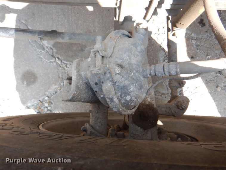 image for item DM3959 1999 Kenworth T800  semi truck