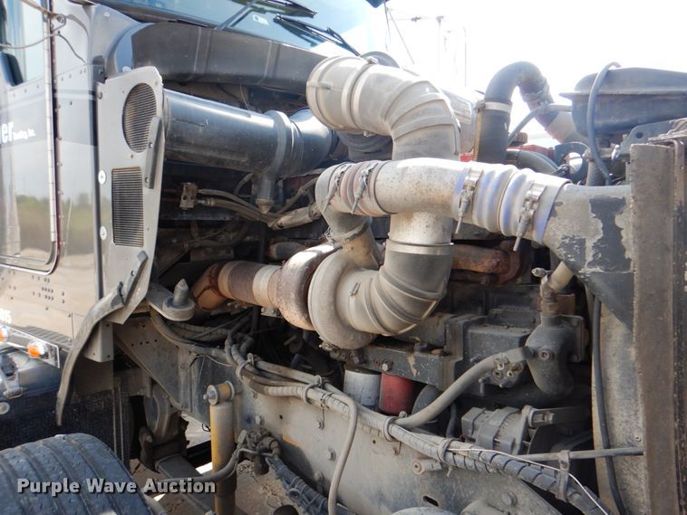 image for item DM3959 1999 Kenworth T800  semi truck