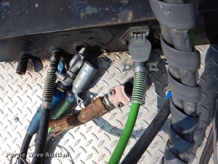 image for item DM3959 1999 Kenworth T800  semi truck