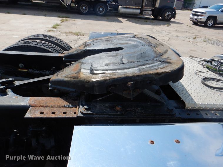 image for item DM3959 1999 Kenworth T800  semi truck