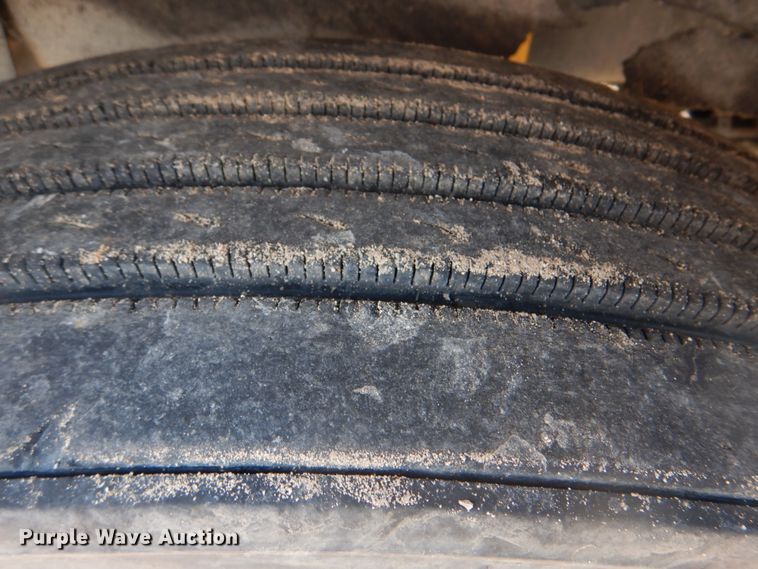 image for item DM3959 1999 Kenworth T800  semi truck