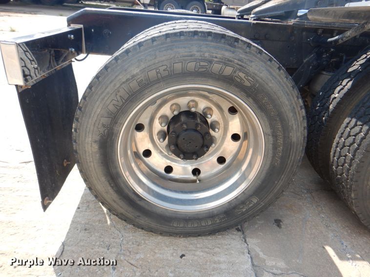 image for item DM3959 1999 Kenworth T800  semi truck